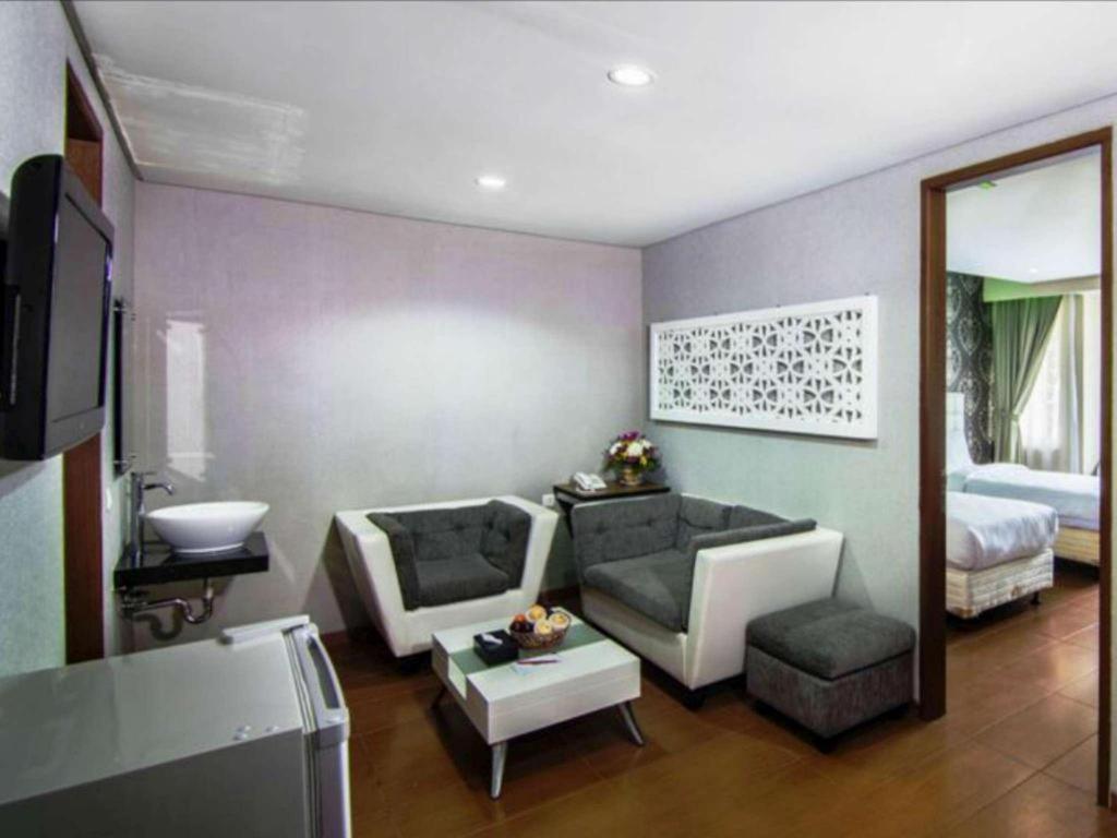 The Rizen Hotel Cisarua Esterno foto