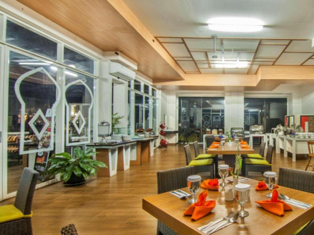 The Rizen Hotel Cisarua Esterno foto