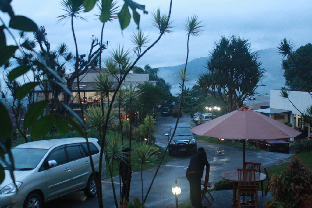 The Rizen Hotel Cisarua Esterno foto