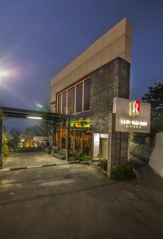 The Rizen Hotel Cisarua Esterno foto
