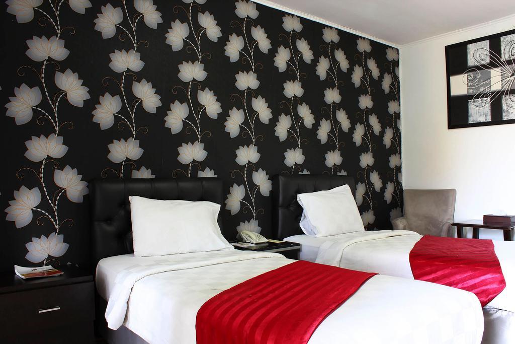 The Rizen Hotel Cisarua Esterno foto