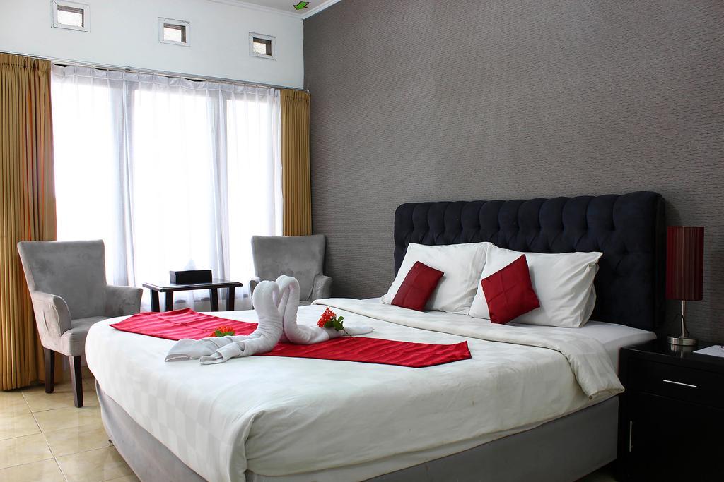 The Rizen Hotel Cisarua Esterno foto