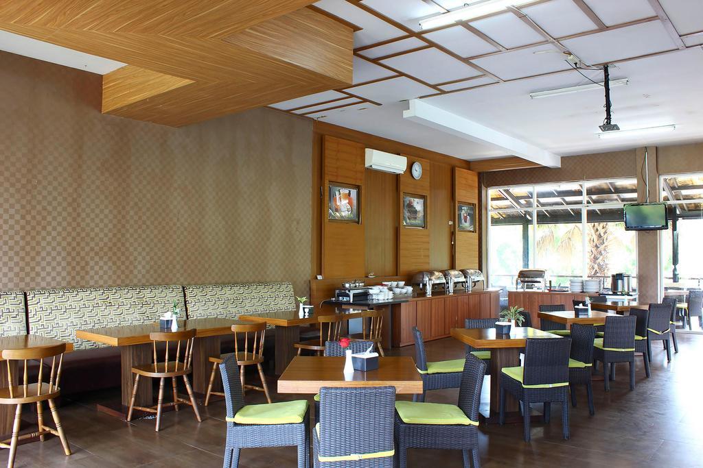 The Rizen Hotel Cisarua Esterno foto