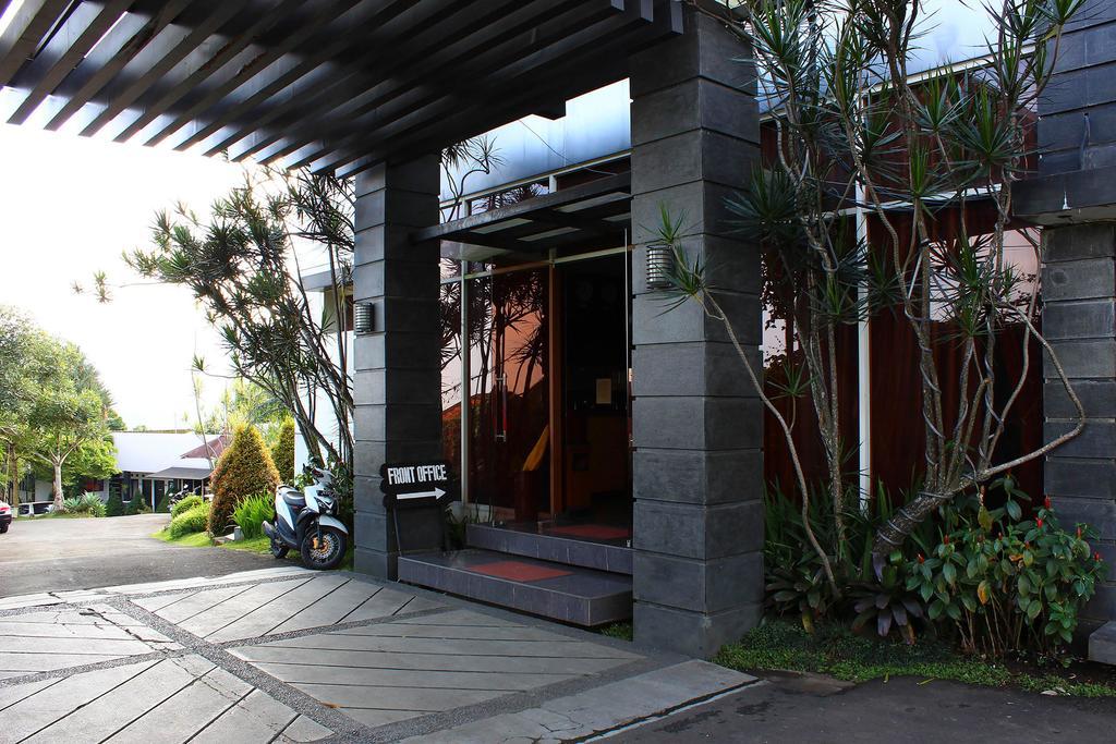 The Rizen Hotel Cisarua Esterno foto