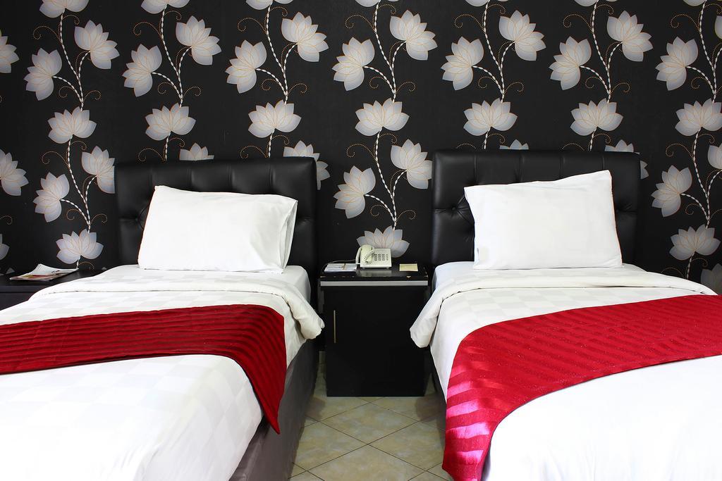 The Rizen Hotel Cisarua Esterno foto