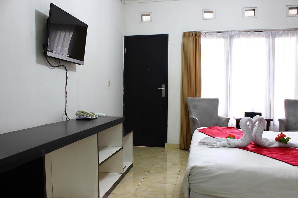 The Rizen Hotel Cisarua Esterno foto